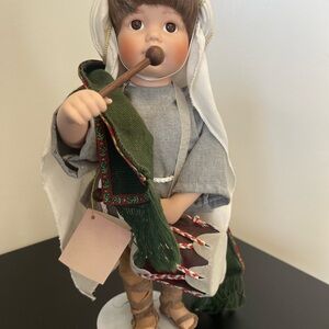 Ashton Drake Little Drummer Boy, Musical